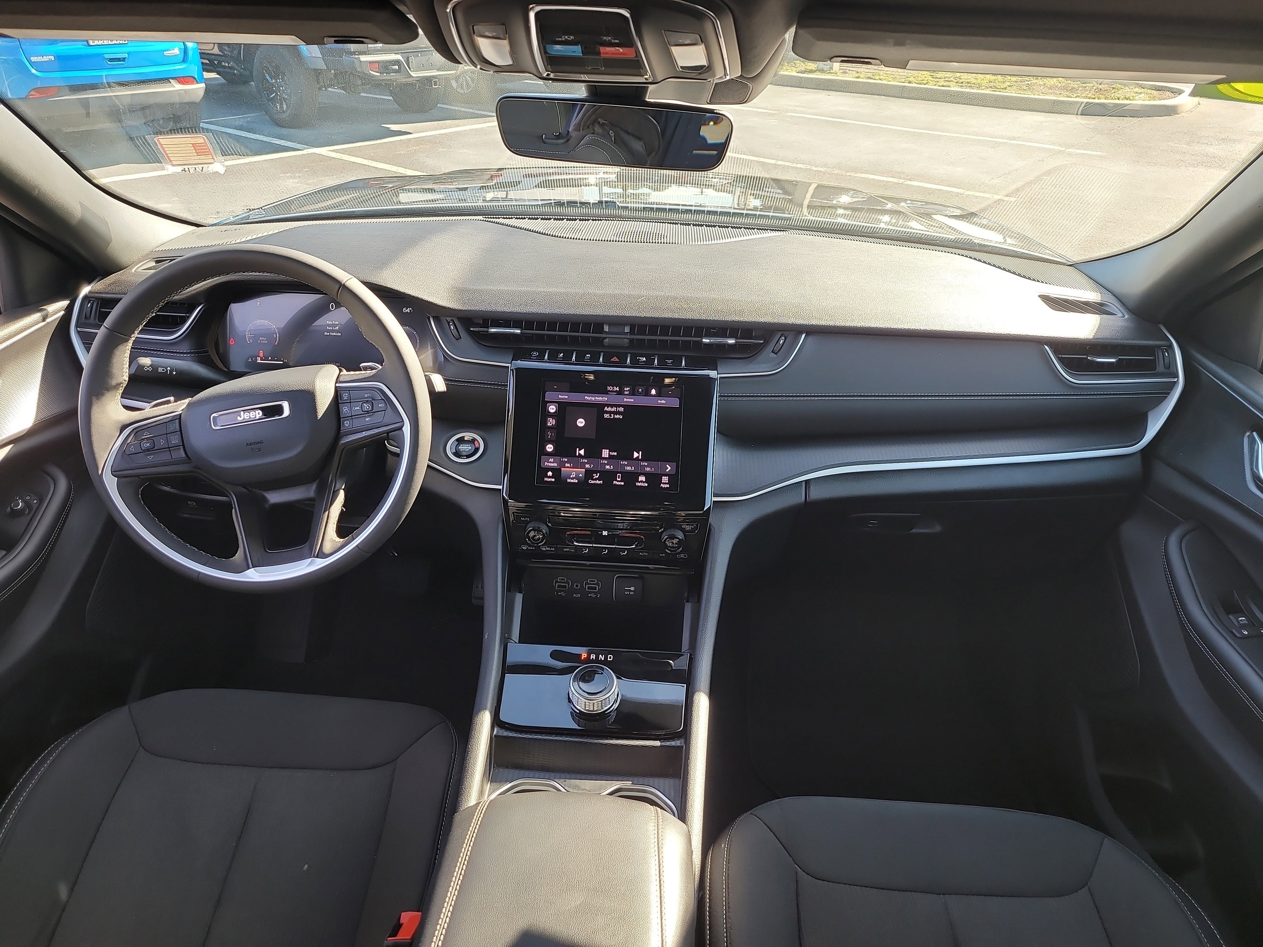 Used 2025 Jeep Grand Cherokee Laredo w/ MOPAR Finishing Package image 14