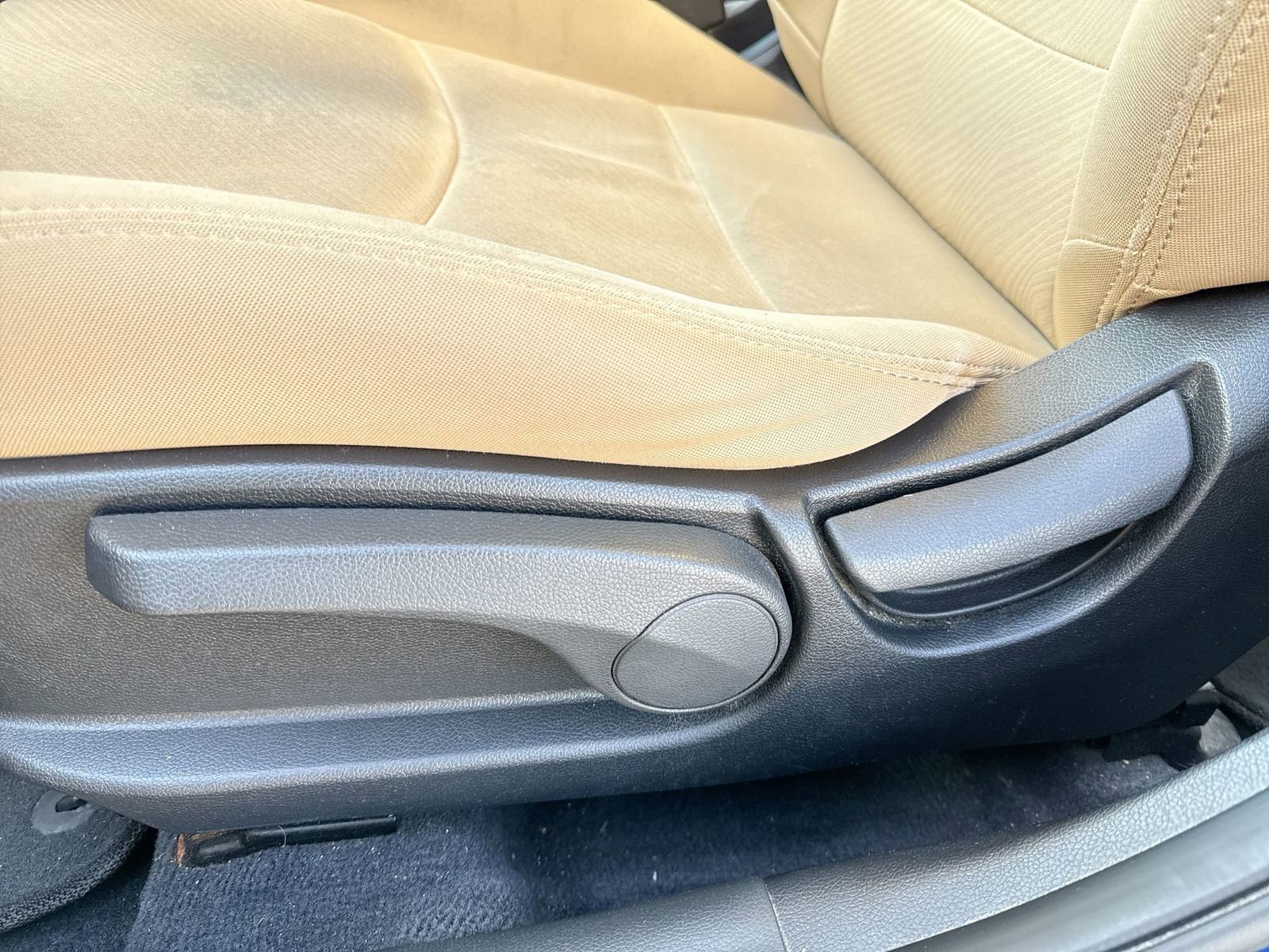 Used 2013 Hyundai Elantra GLS w/ Preferred Pkg image 13