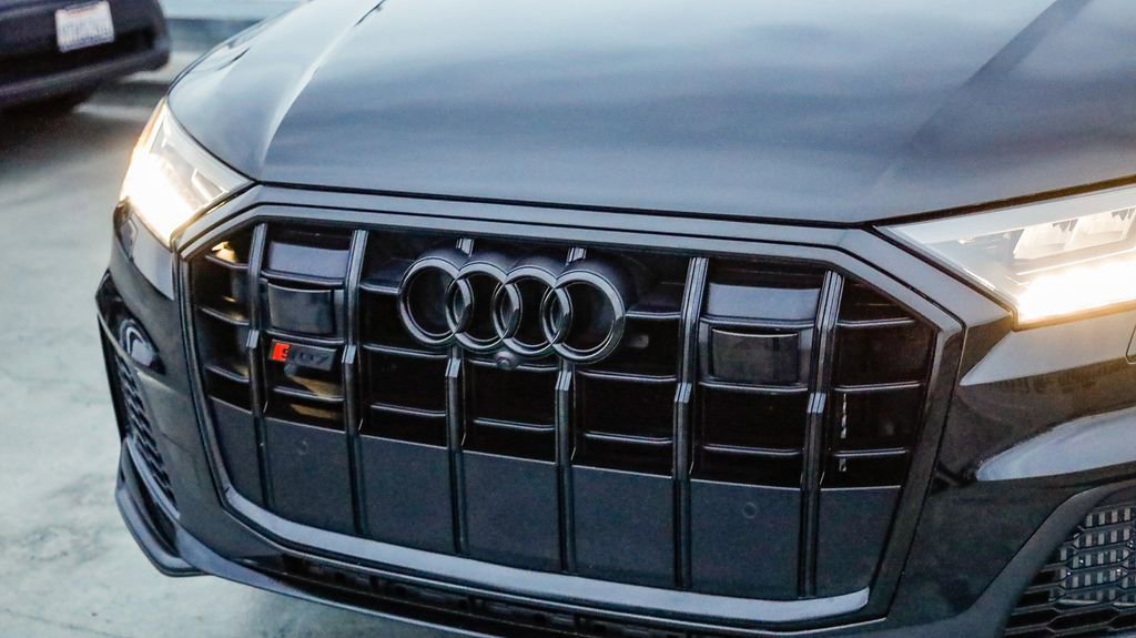 Used 2023 Audi SQ7 Prestige w/ Prestige Package AWD/4WD image 6