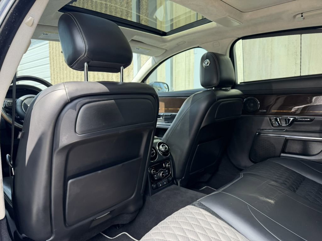 Used 2019 Jaguar XJ L Supercharged RWD image 13