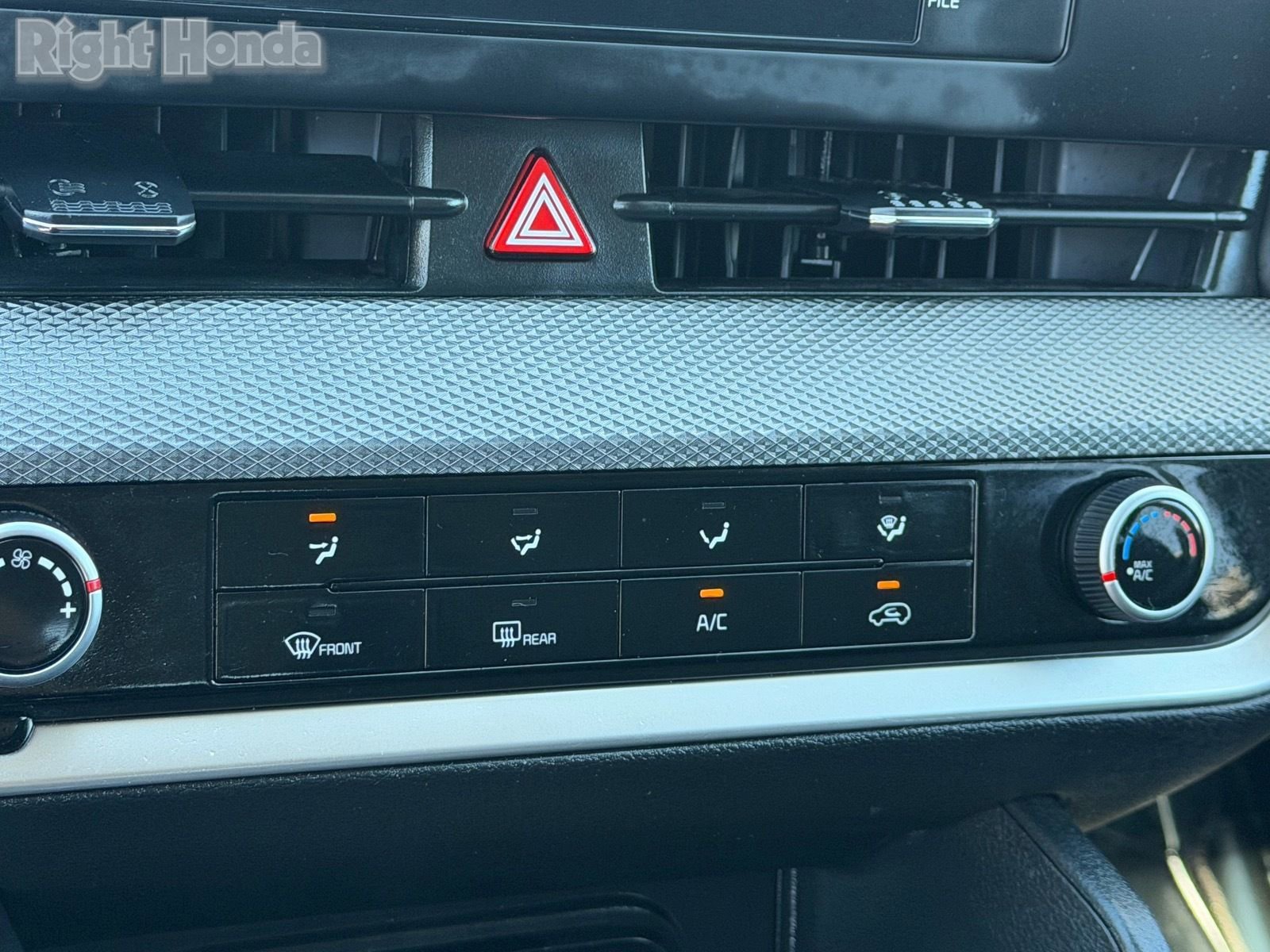 Used 2025 Kia Sportage LX image 29