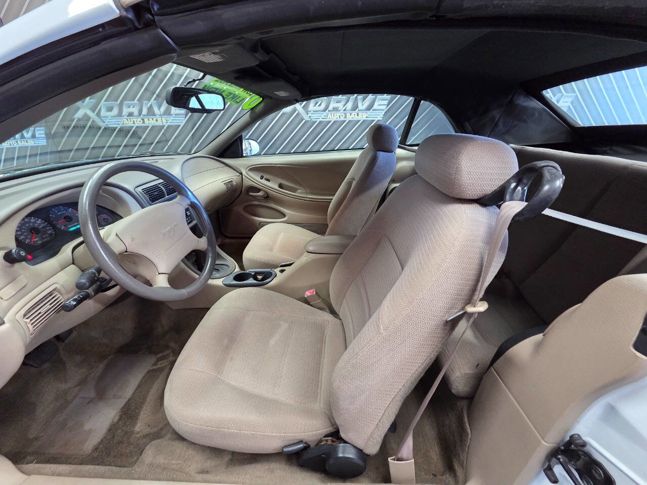 Used 2000 Ford Mustang Base 2dr Convertible RWD image 20
