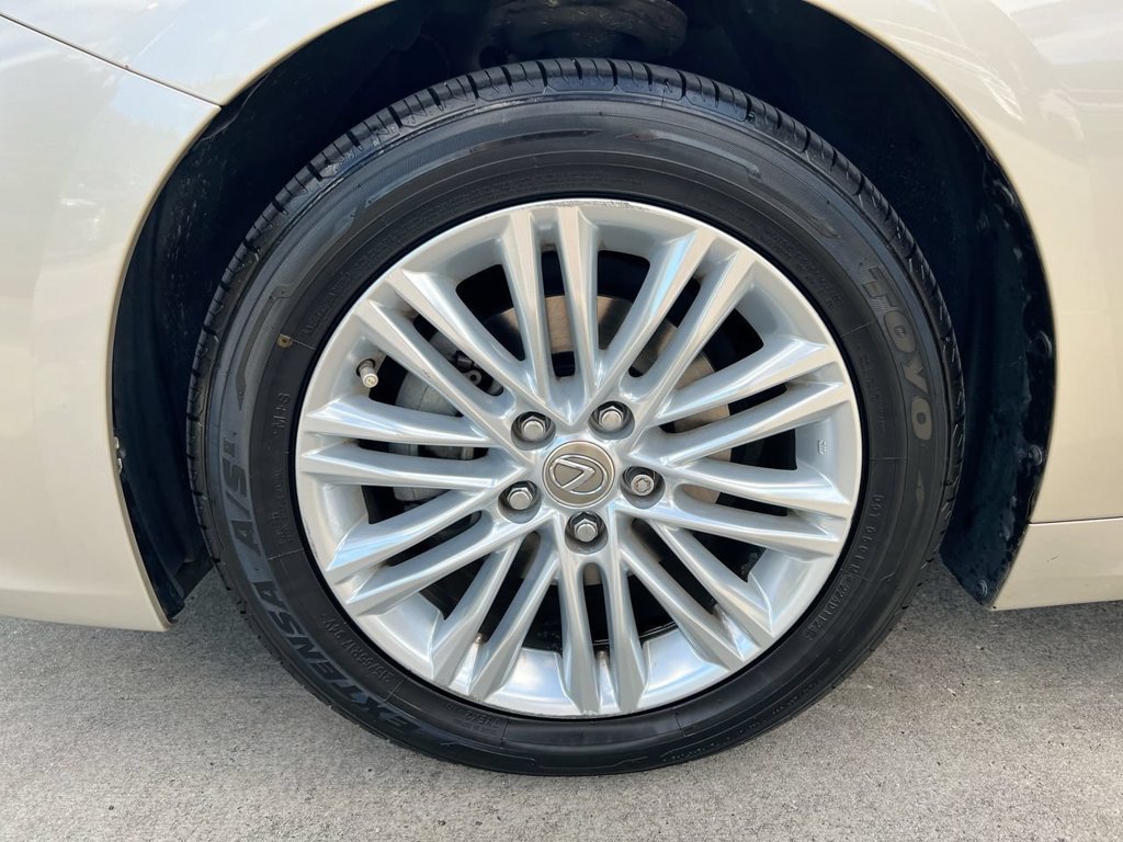 Used 2015 Lexus ES 350 w/ Luxury Package FWD image 9