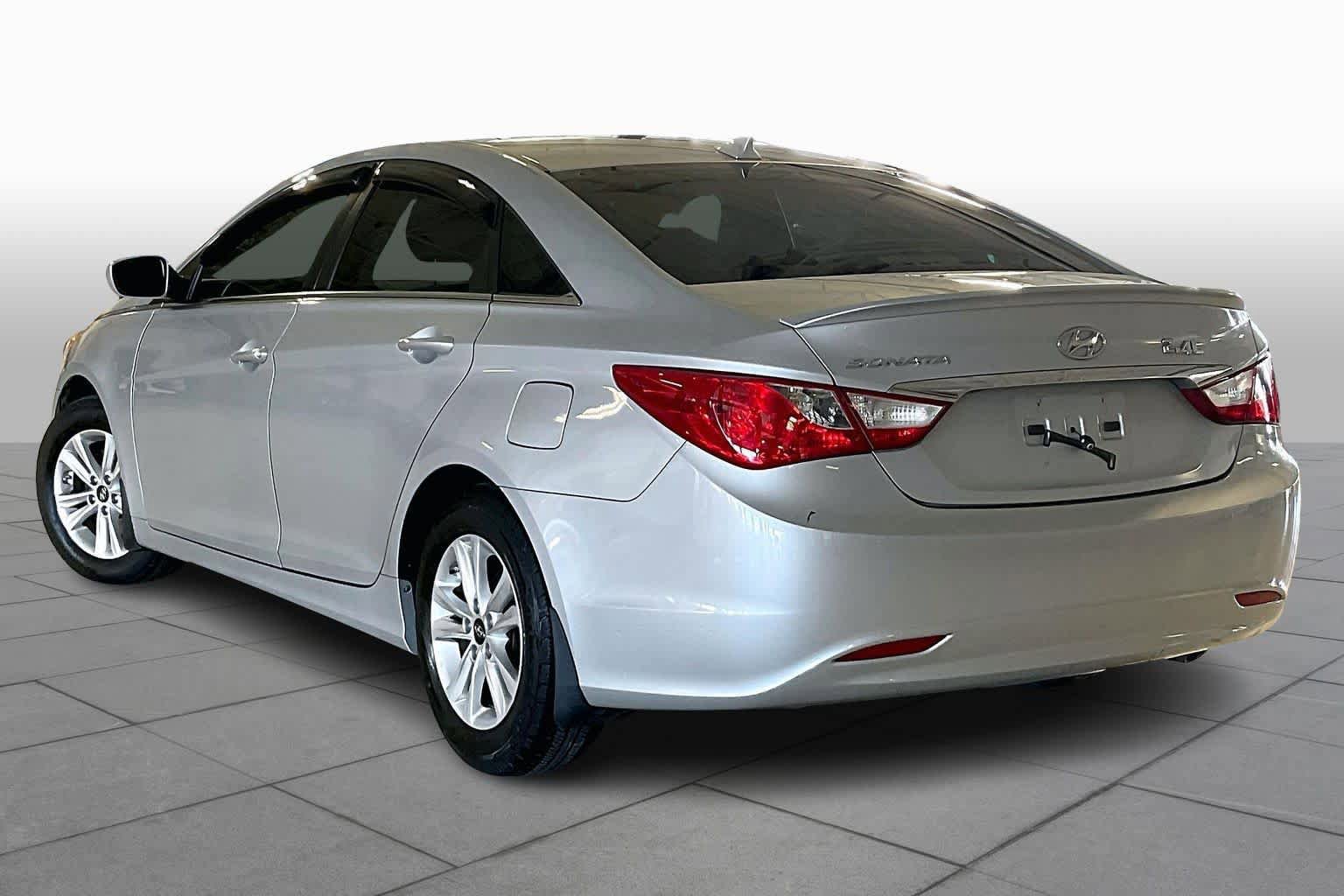 Used 2013 Hyundai Sonata GLS w/ Popular Equipment Pkg FWD image 11