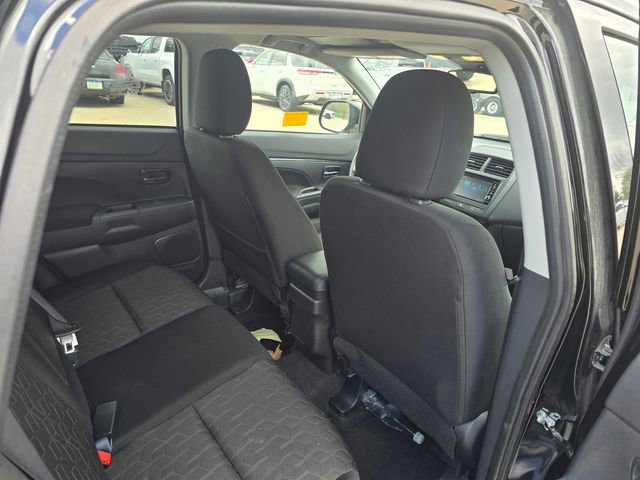 Used 2025 Mitsubishi Outlander Sport ES image 13