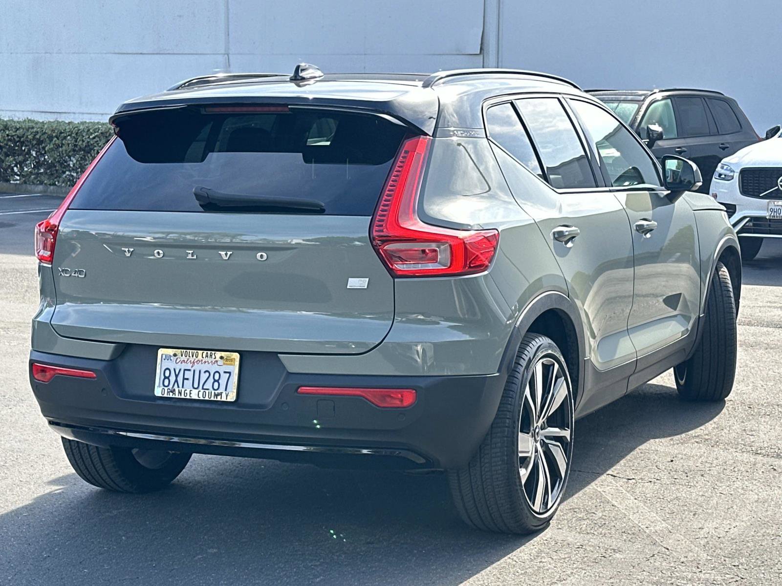 Certified 2021 Volvo XC40 P8 Recharge w/ Advanced Package image 4