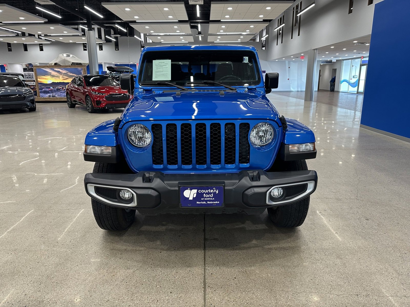 Used 2021 Jeep Gladiator Sport image 3