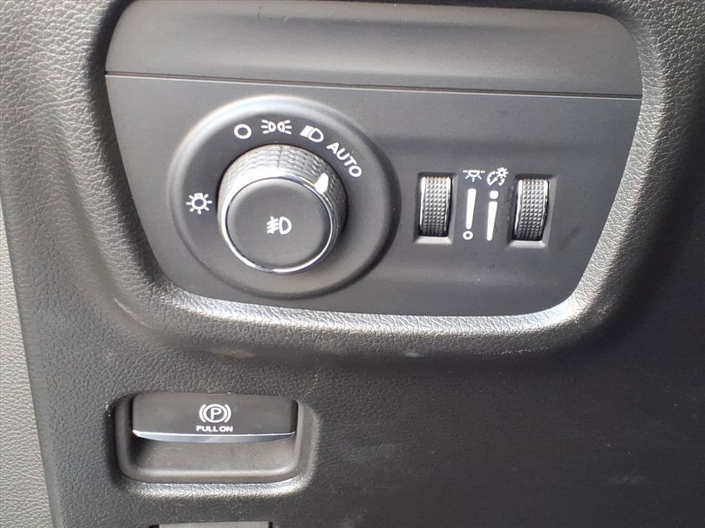 Certified 2024 Jeep Grand Cherokee L Limited w/ Luxury Tech Group II image 21