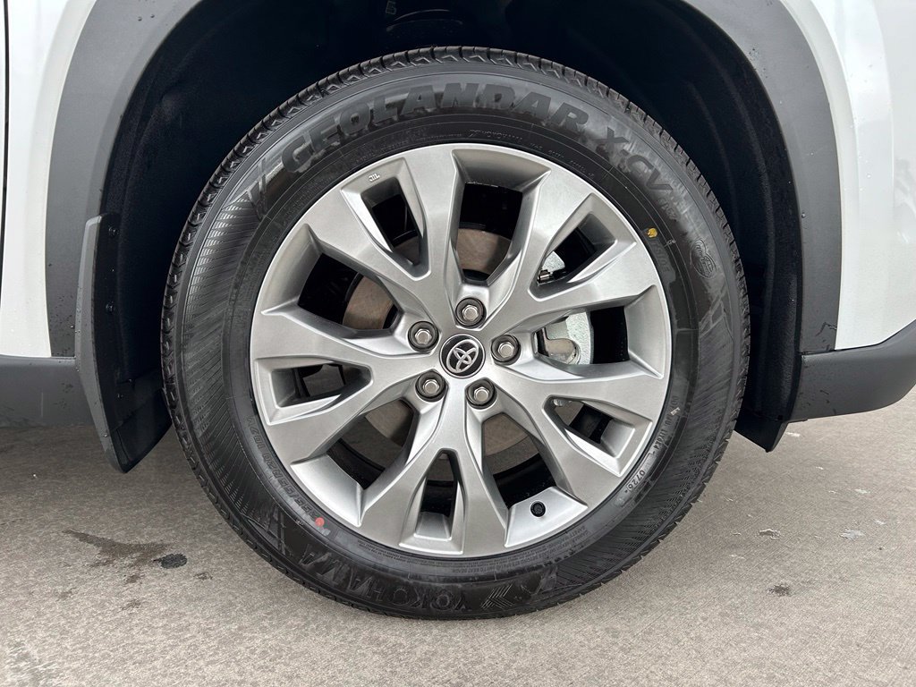 Used 2026 Toyota Grand Highlander AWD image 28