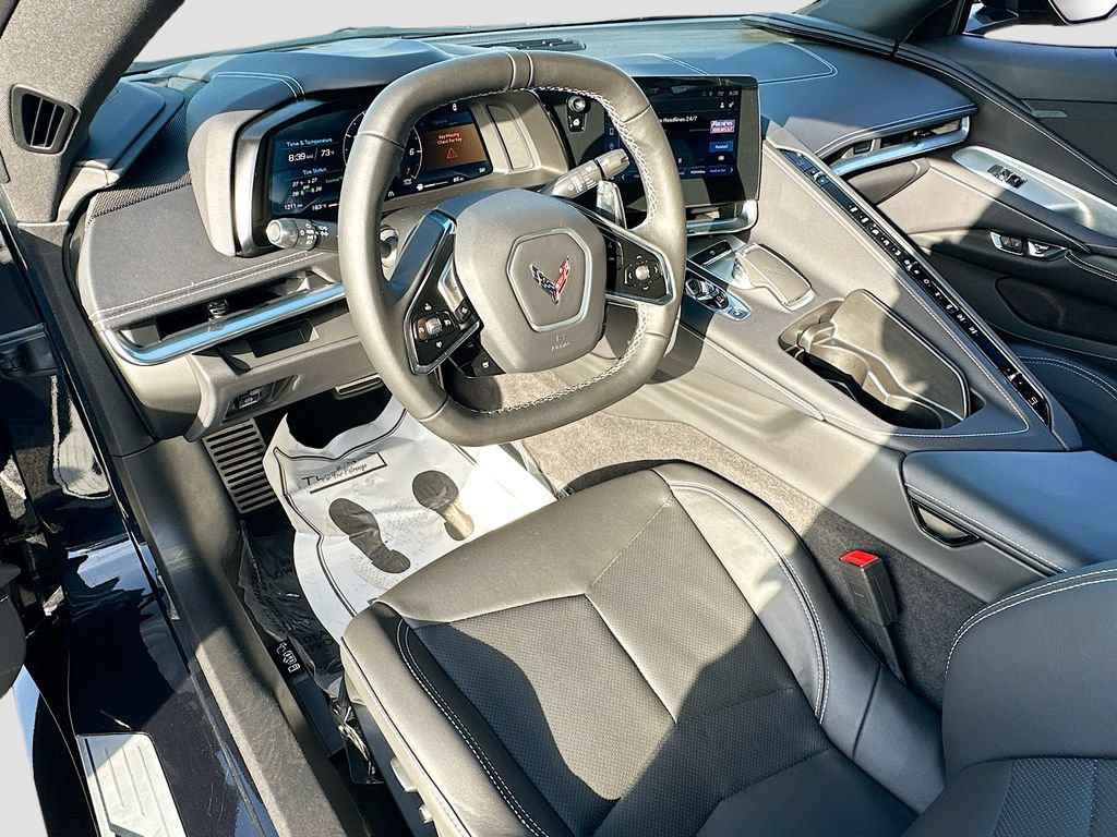 Used 2024 Chevrolet Corvette Stingray Coupe w/ 1LT RWD image 9