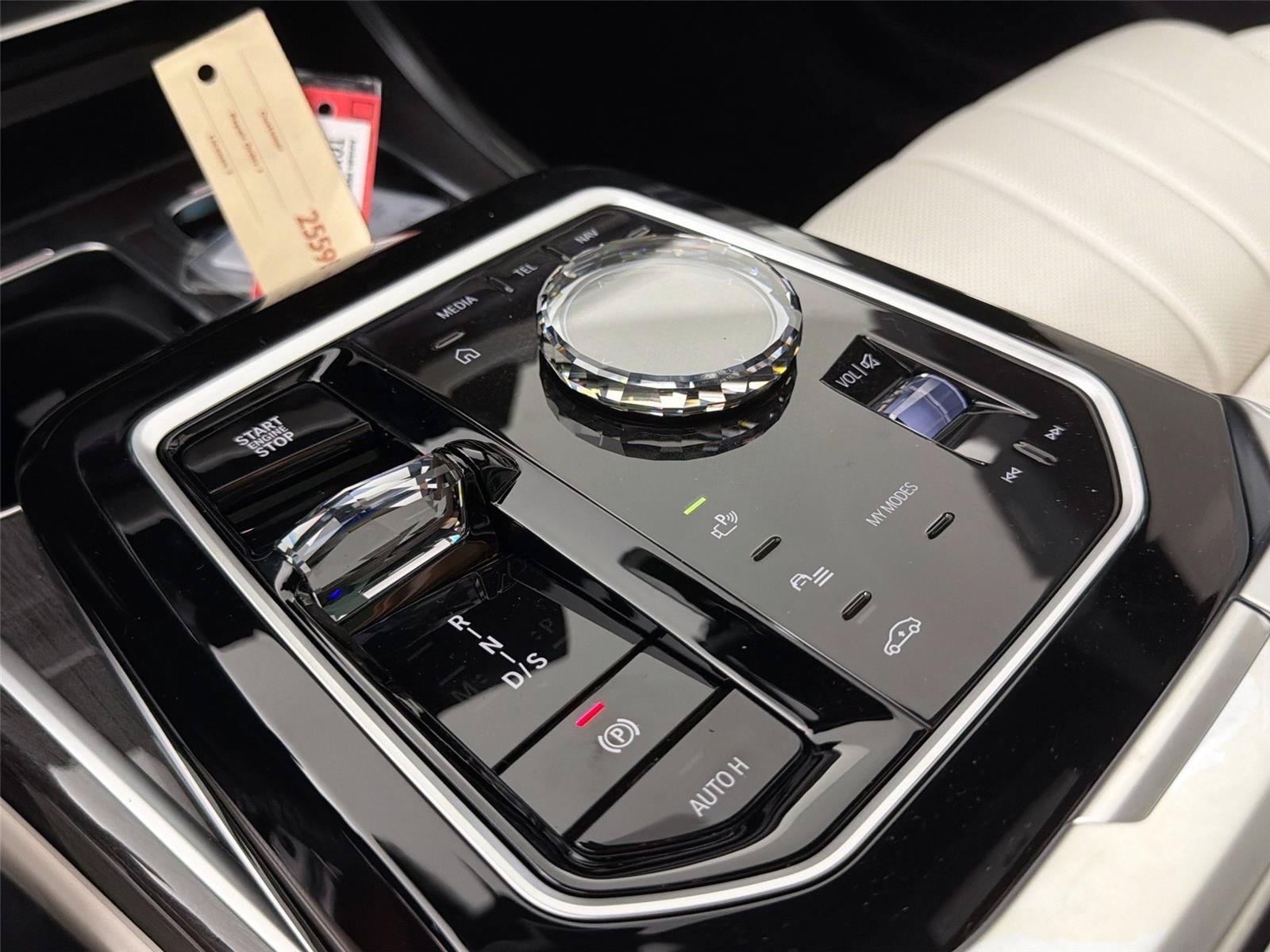 New 2026 BMW 750e xDrive AWD/4WD image 16