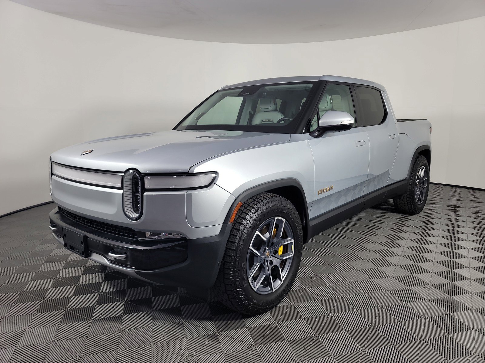 Used 2023 Rivian R1T Adventure AWD/4WD image 1
