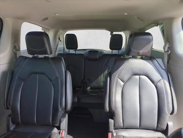 Used 2023 Chrysler Pacifica Touring-L FWD image 25