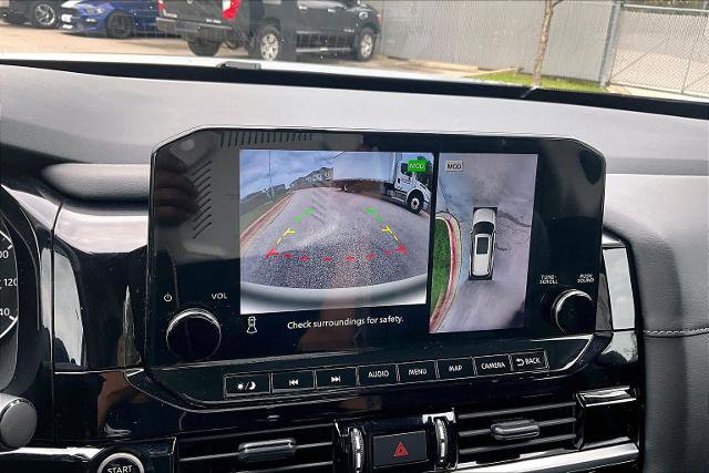 Certified 2023 Nissan Pathfinder SL w/ Black Appearance Package image 26