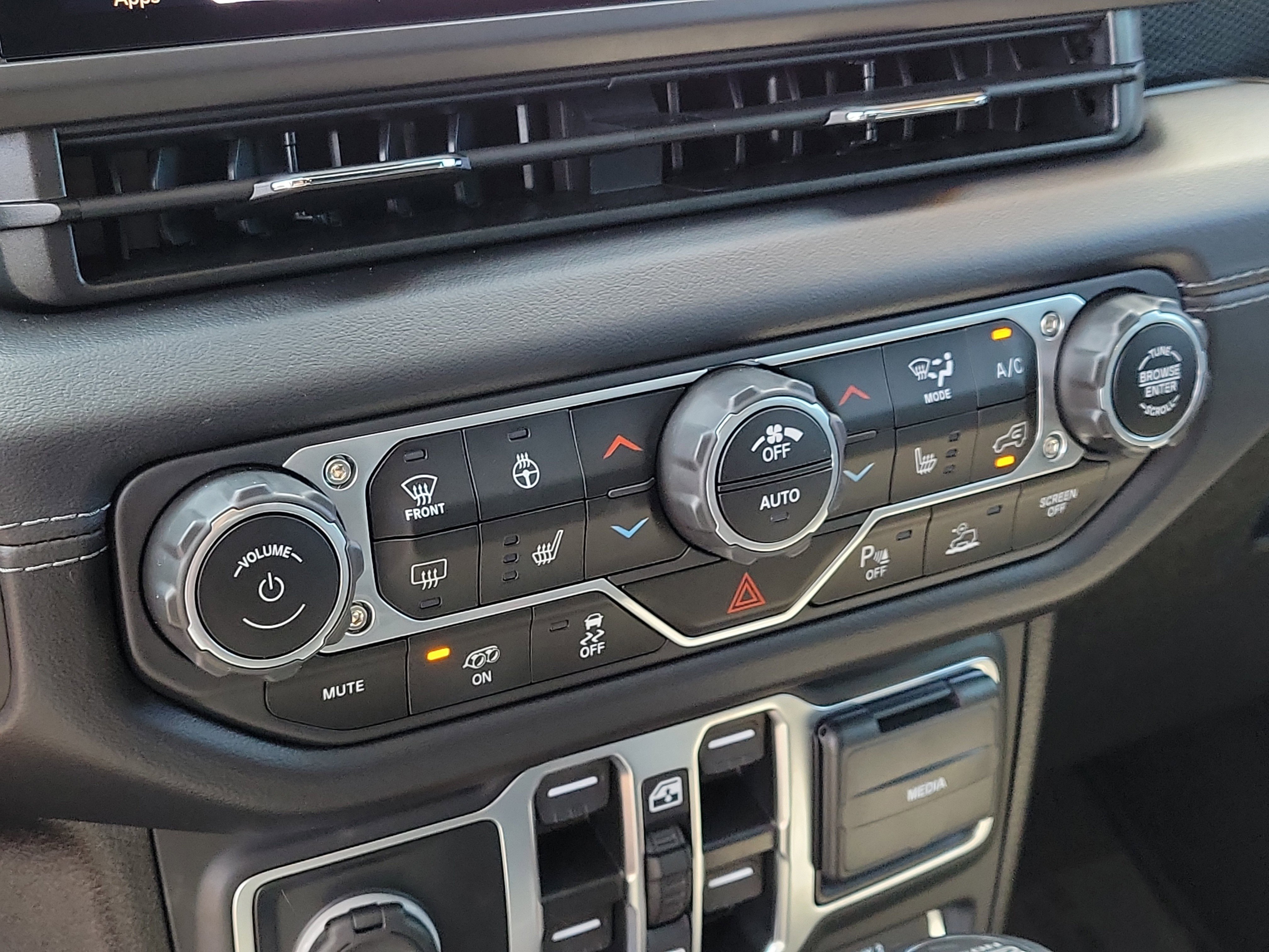 Used 2024 Jeep Wrangler Unlimited Rubicon 392 AWD/4WD image 26