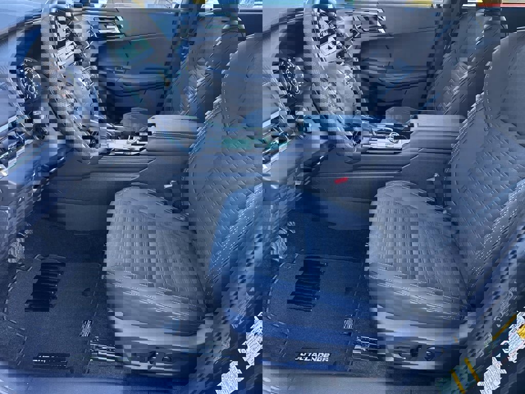 New 2025 Mitsubishi Outlander SE image 23