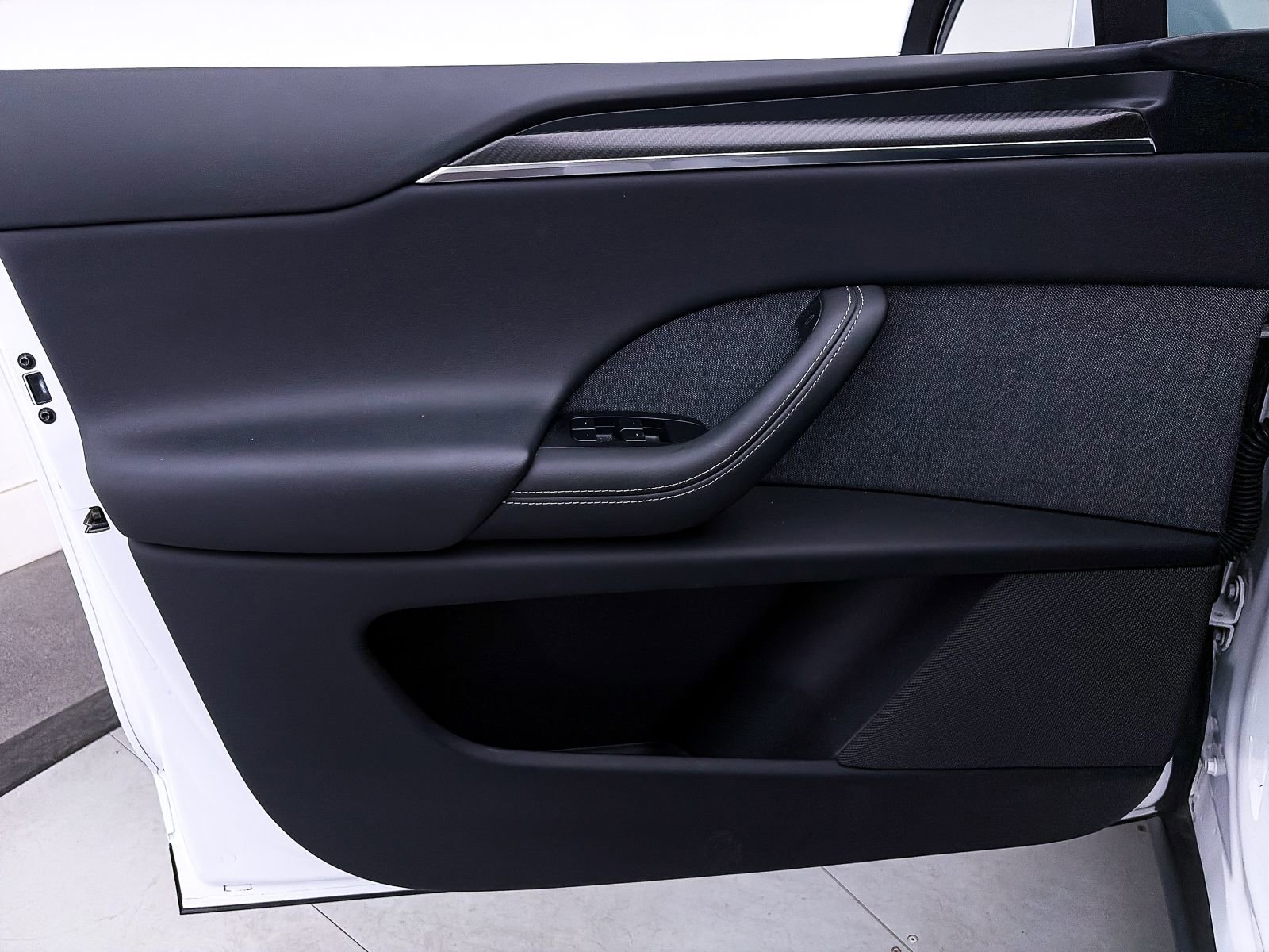 Used 2022 Tesla Model X Plaid image 15