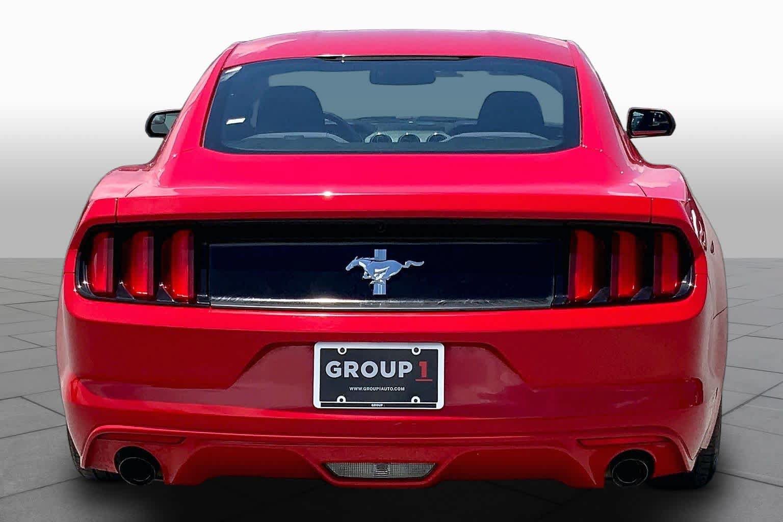 Used 2015 Ford Mustang Coupe RWD image 5