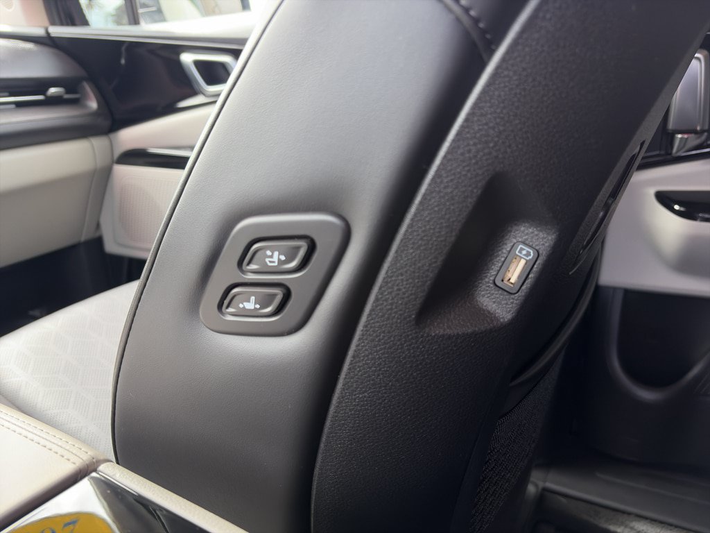 Used 2023 Kia Carnival SX FWD image 18