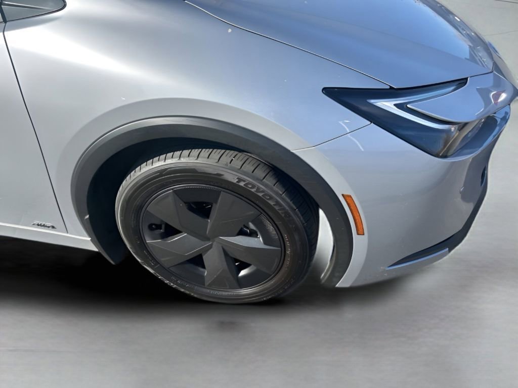 Used 2024 Toyota Prius LE image 12