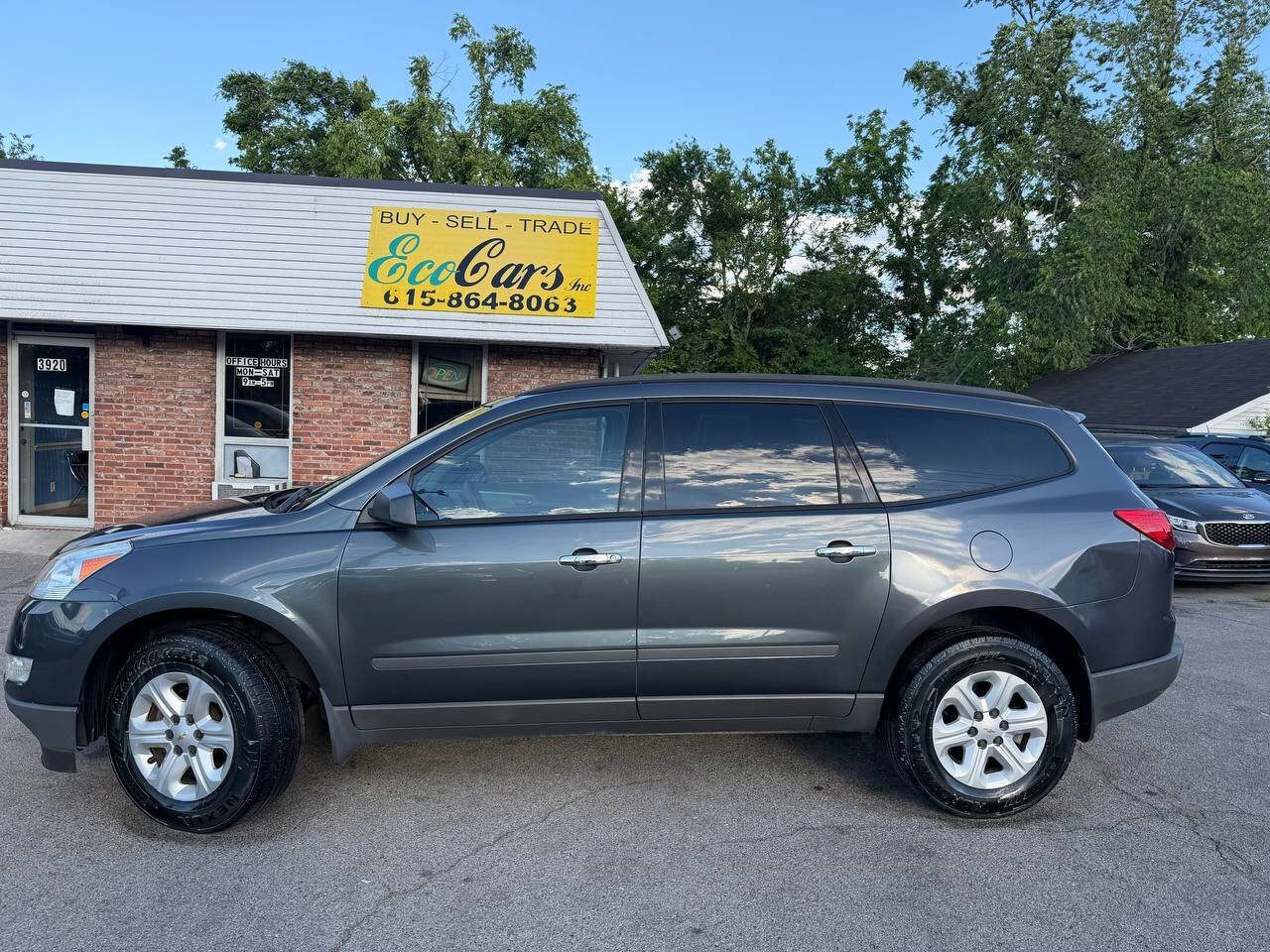 Used 2011 Chevrolet Traverse LS FWD image 9