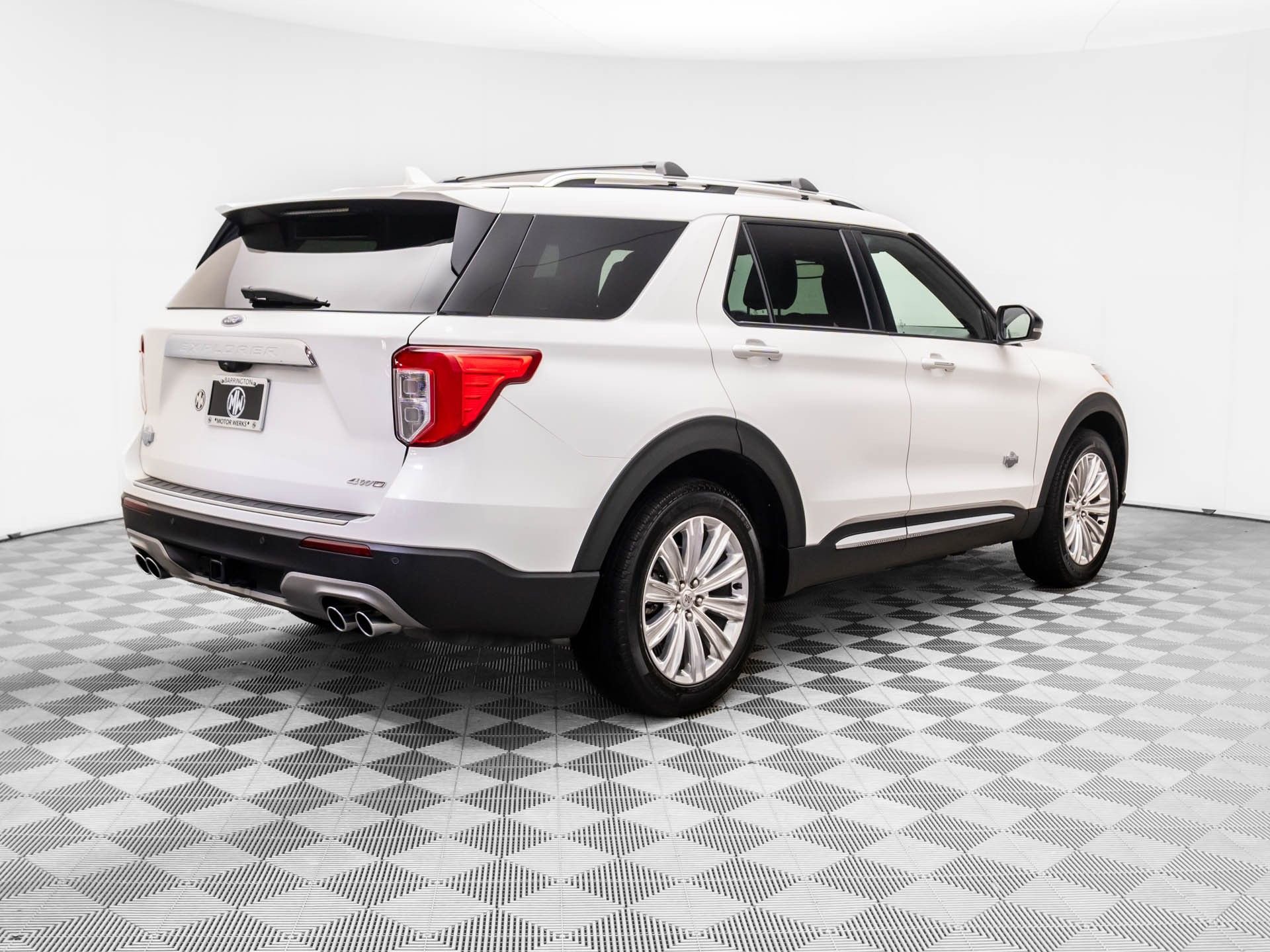 Used 2021 Ford Explorer King Ranch w/ Premium Technology Package image 6