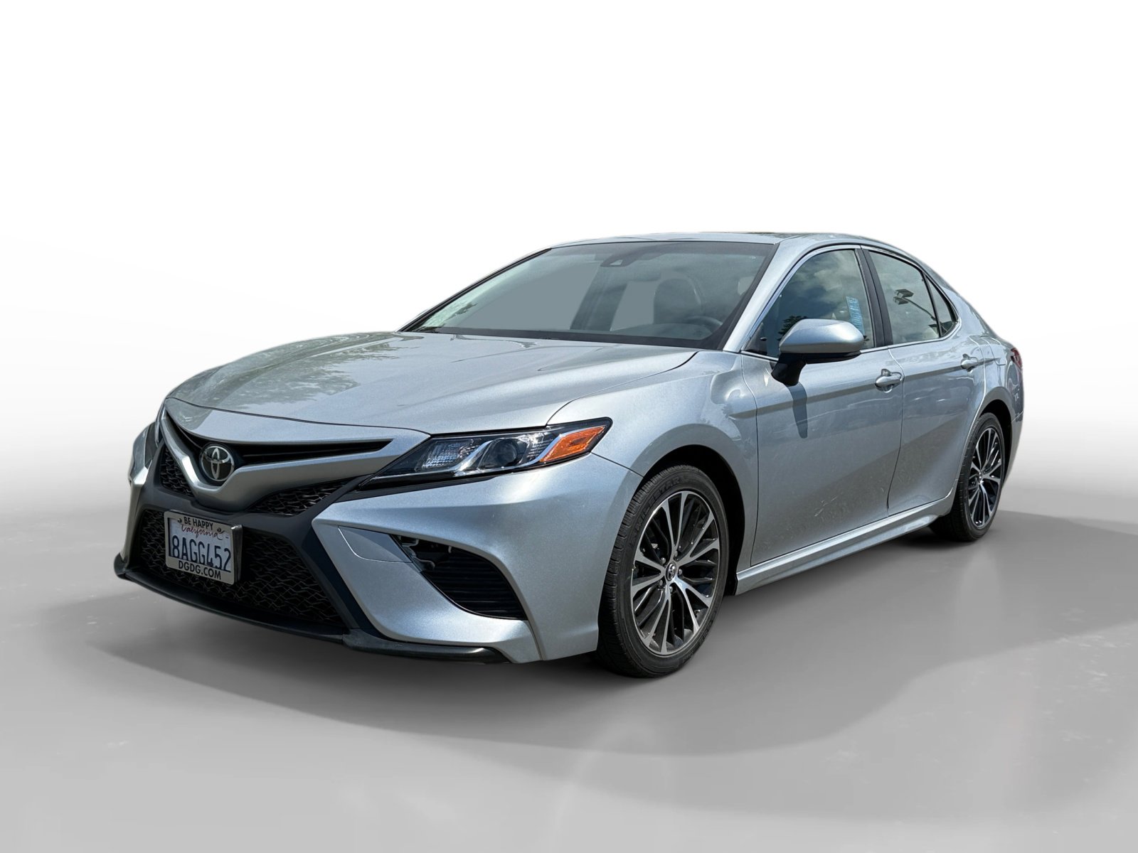 Used 2018 Toyota Camry SE w/ Moonroof Package FWD image 1