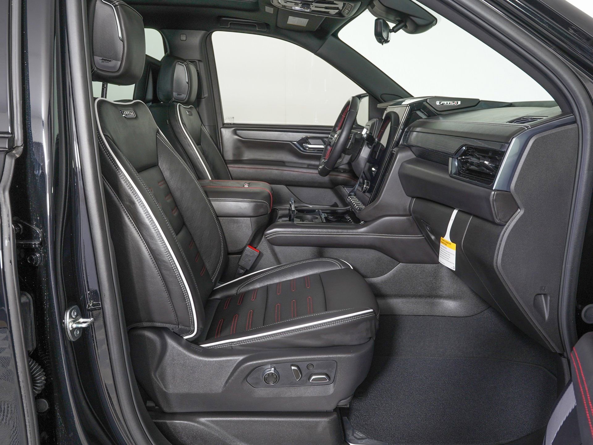 Used 2026 GMC Yukon XL AT4 Ultimate image 9