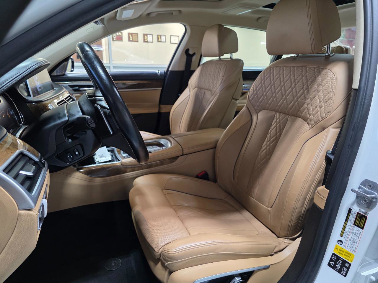 Used 2017 BMW 740i xDrive image 15