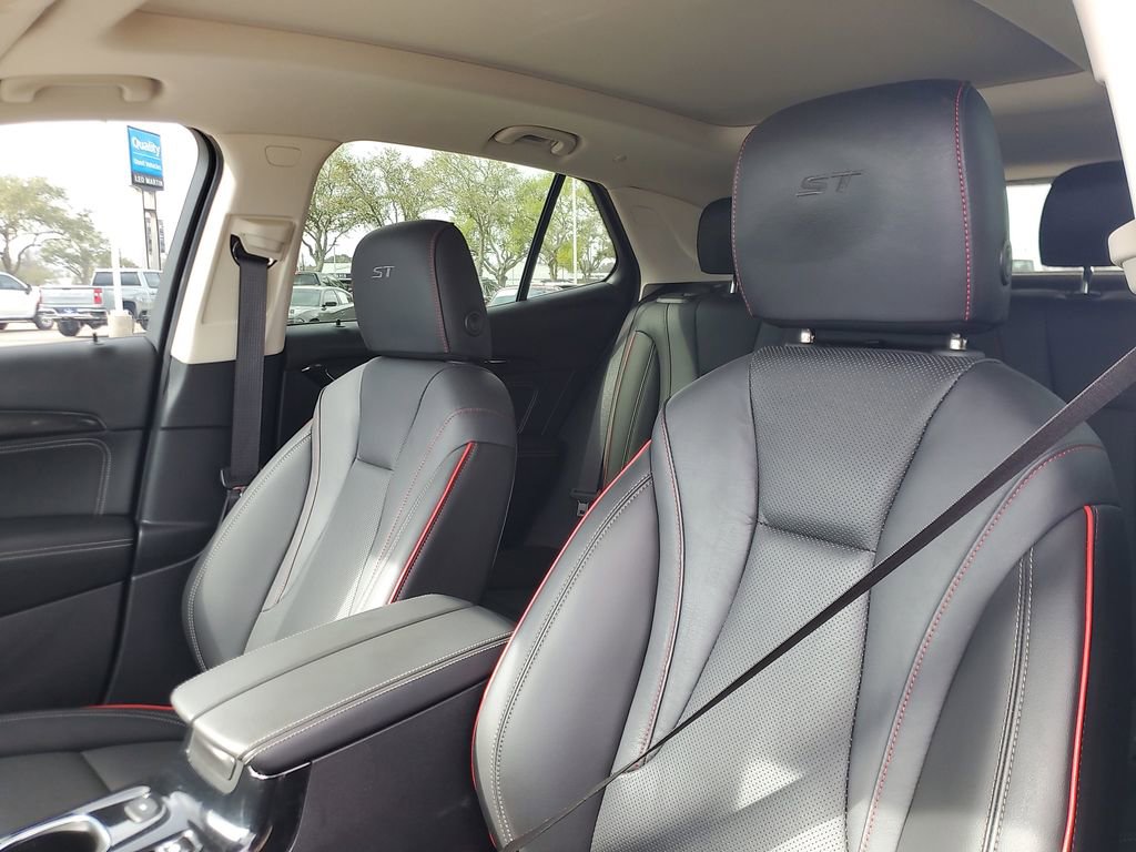 Used 2023 Buick Envision Essence w/ Sport Touring Package image 14