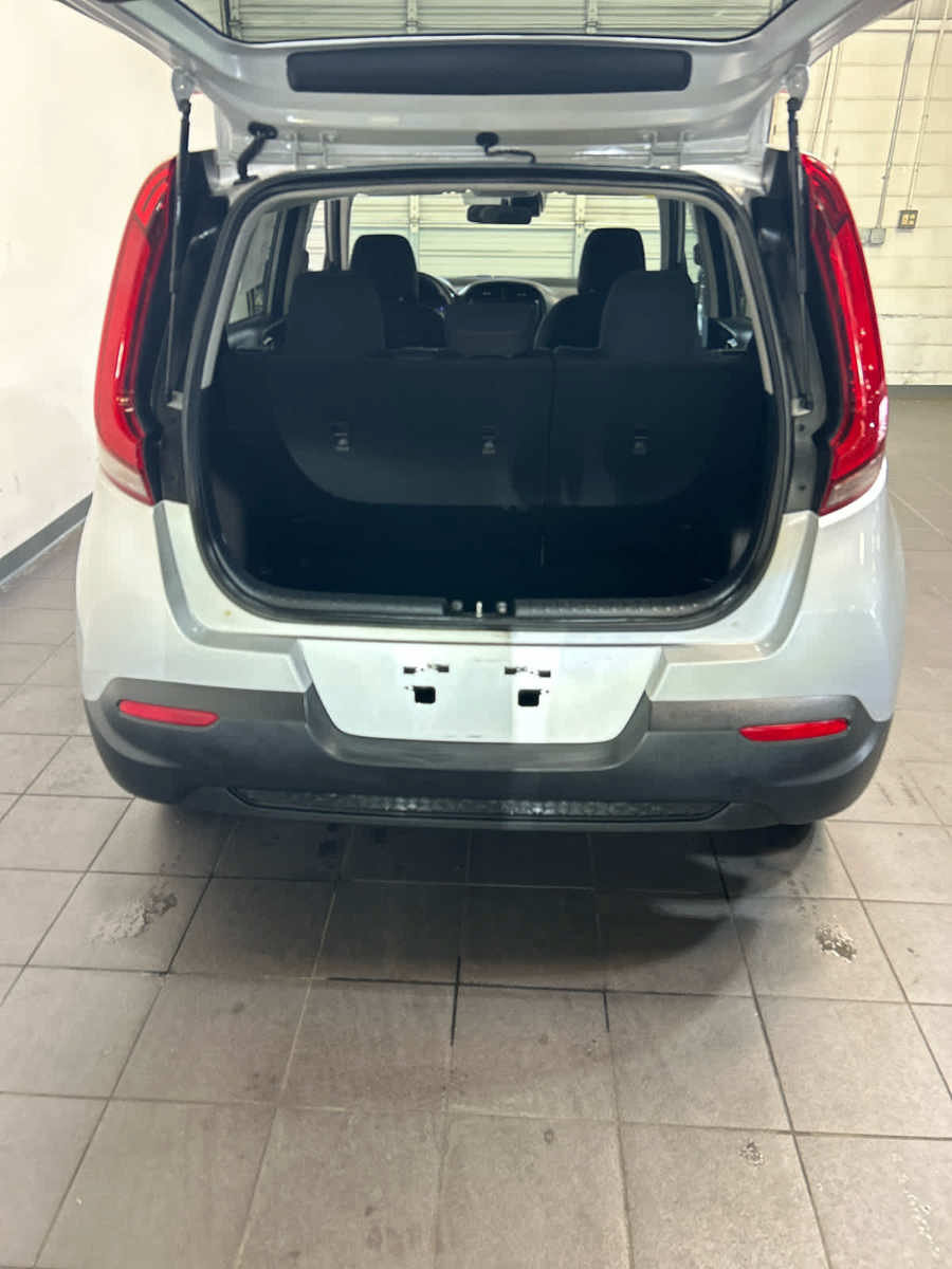 Used 2020 Kia Soul S FWD image 10