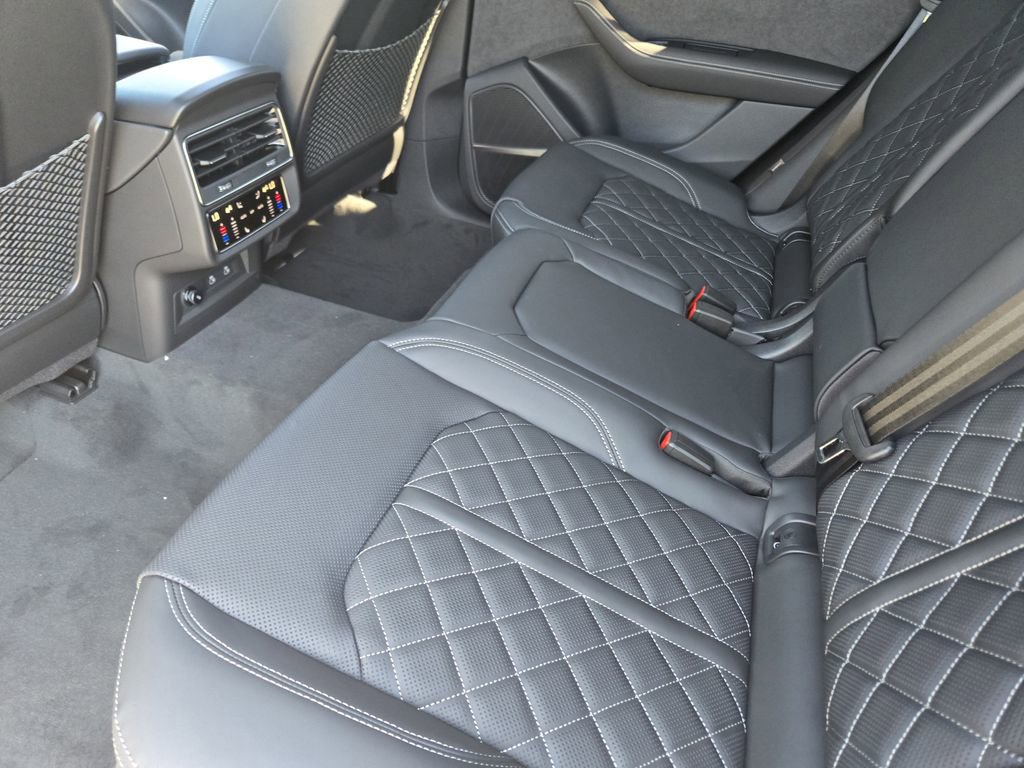 New 2026 Audi SQ8 Premium Plus image 32