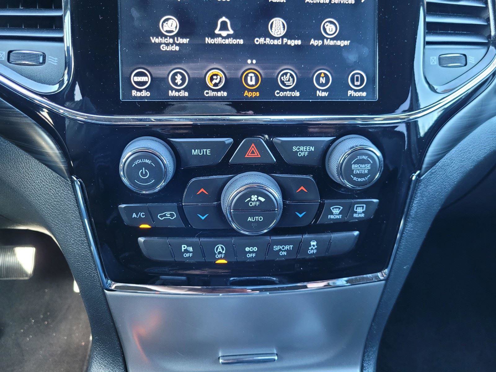 Used 2019 Jeep Grand Cherokee Altitude image 28