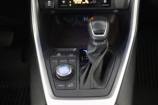 Used 2019 Toyota RAV4 Limited w/ Cold Weather Package AWD/4WD image 34