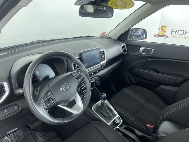 Used 2025 Hyundai Venue SEL image 20