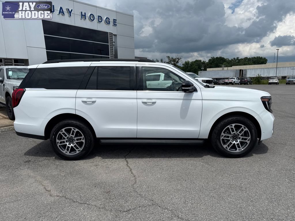 Used 2025 Ford Expedition Active AWD/4WD image 9