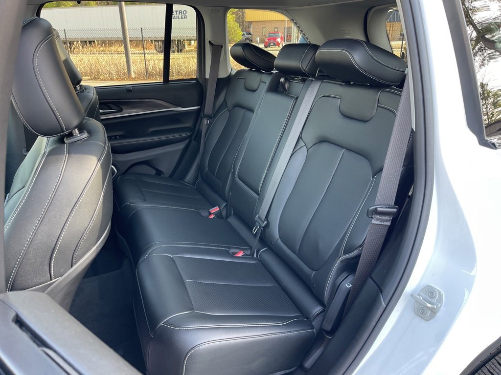 Used 2023 Jeep Grand Cherokee 30th Anniversary image 25