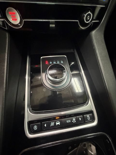 Used 2019 Jaguar F-PACE Premium AWD/4WD image 19