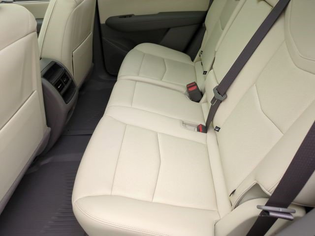 Certified 2024 Cadillac XT5 Premium Luxury w/ LPO, Floor Liner Package AWD/4WD image 22