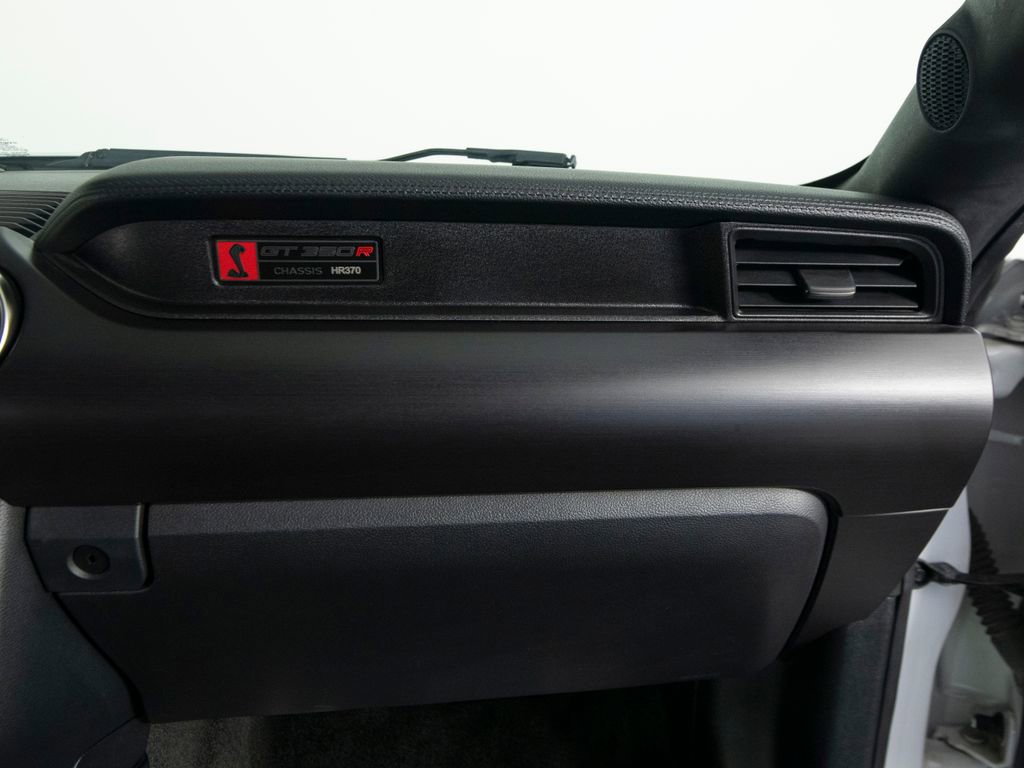 Used 2017 Ford Mustang Shelby GT350R w/ GT350R Equipment Group 920A image 30