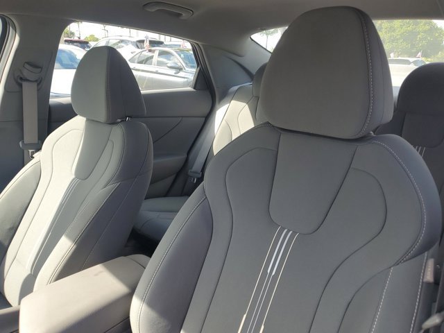 Certified 2023 Hyundai Elantra SEL w/ Convenience Package image 14