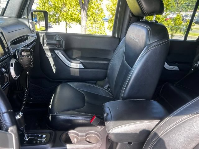 Used 2016 Jeep Wrangler Unlimited Rubicon AWD/4WD image 10
