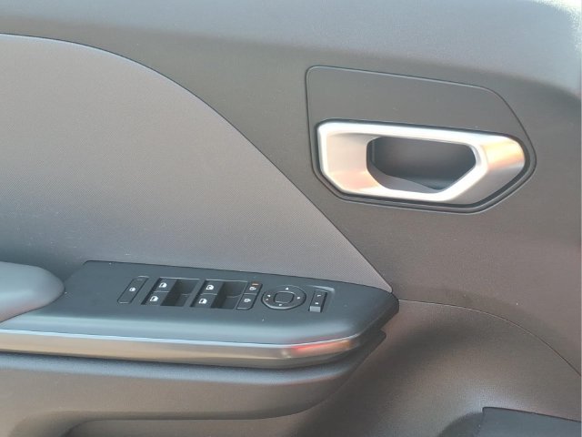 Used 2025 Kia K4 FWD image 17