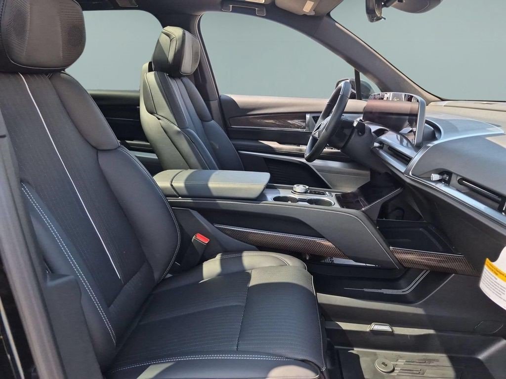 Certified 2026 Cadillac Vistiq Luxury w/ LPO, Floor Liner Package AWD/4WD image 24