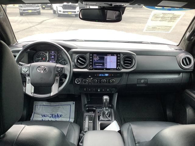 Used 2022 Toyota Tacoma TRD Sport w/ TRD Premium Sport Package AWD/4WD image 6