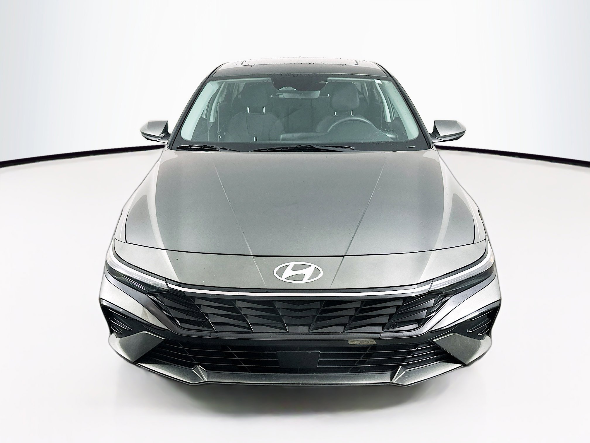 Used 2025 Hyundai Elantra SEL image 2