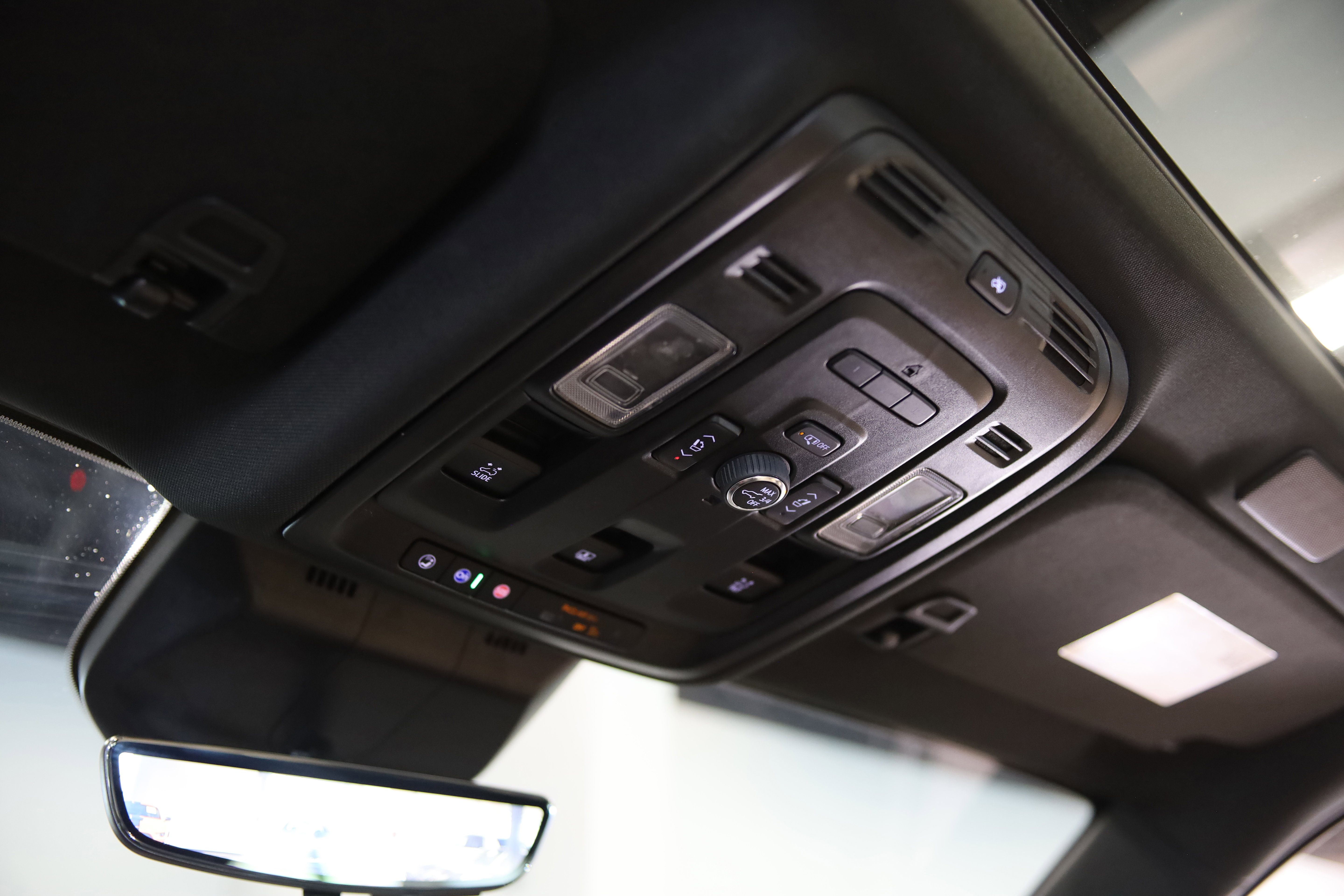 Used 2022 Cadillac Escalade Sport w/ Touring Package AWD/4WD image 31