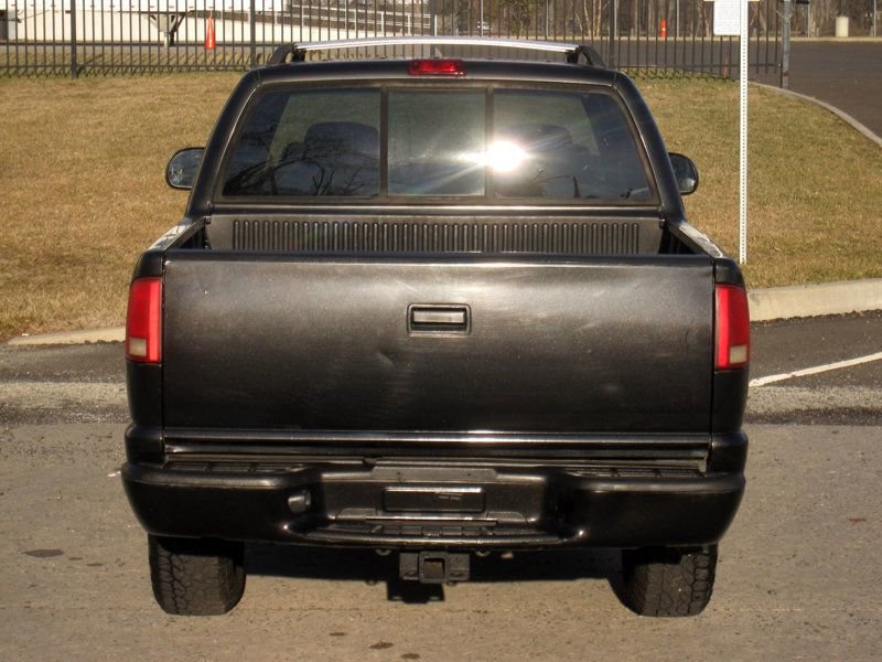 Used 2002 GMC Sonoma SLS w/ ZR5 Appearance Pkg image 14