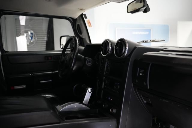 Used 2005 HUMMER H2 w/ Preferred Equipment Group AWD/4WD image 22