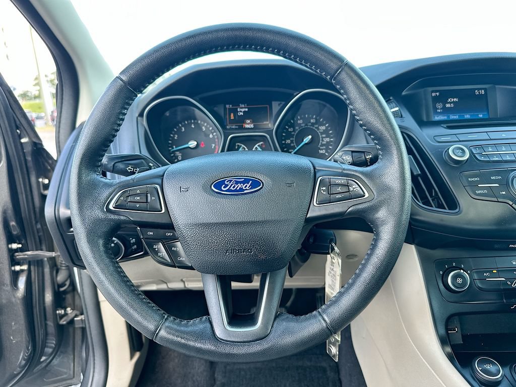 Used 2015 Ford Focus SE w/ SE Sport Package FWD image 18